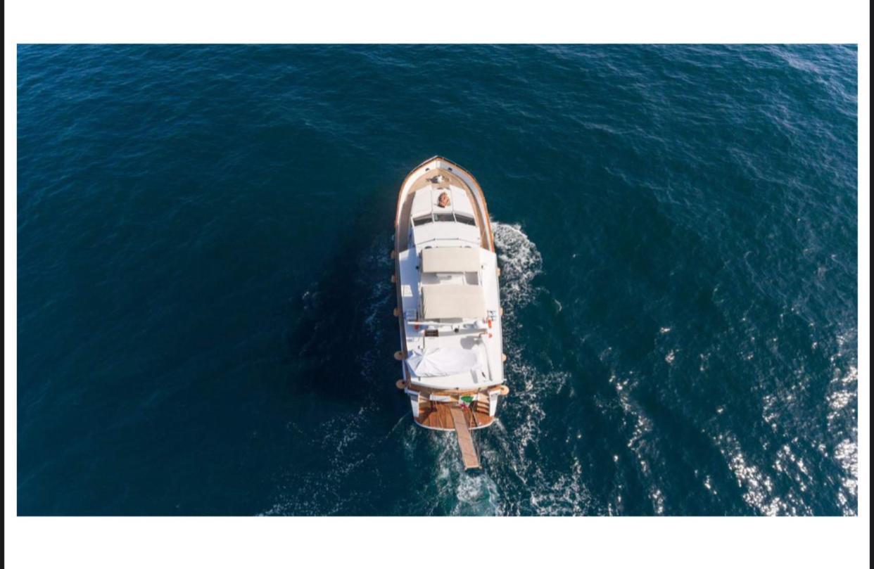 Yacht Fire Stare Castellammare di Stabia Exterior photo